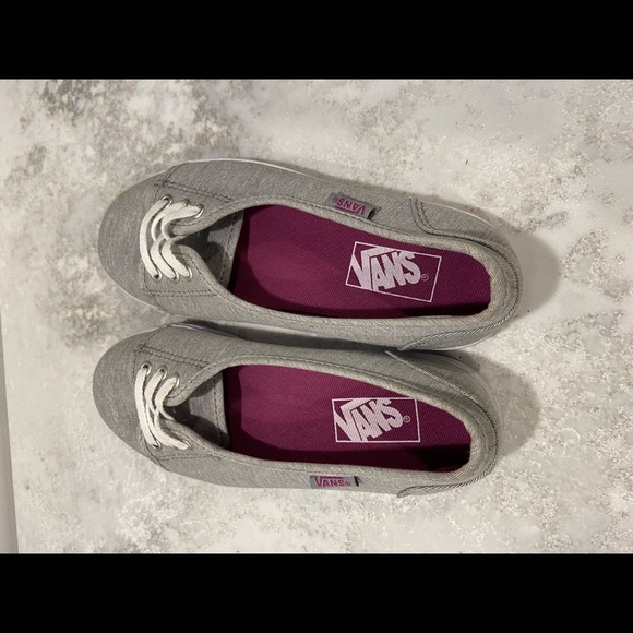 Vans girls 12 Grey Palisade with white ties. Fabulous condition. - Picture 3 of 4